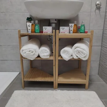 Apartman Edison 115 *